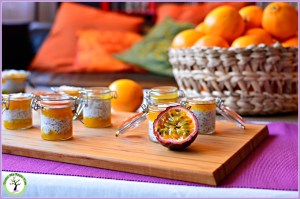 Pudding aux graines de chia, noix de coco et fruit de la passion.